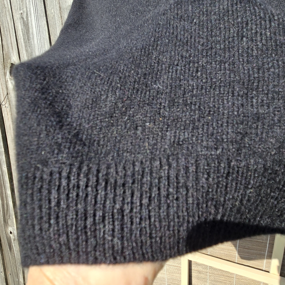 Amicale Cashmere Funnel Neck Cashmere Poncho Black - Picture 7 of 9